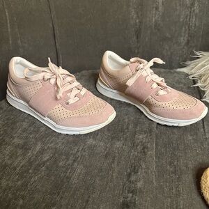 Foot Petals Light Pink Women's Sneakers size 6